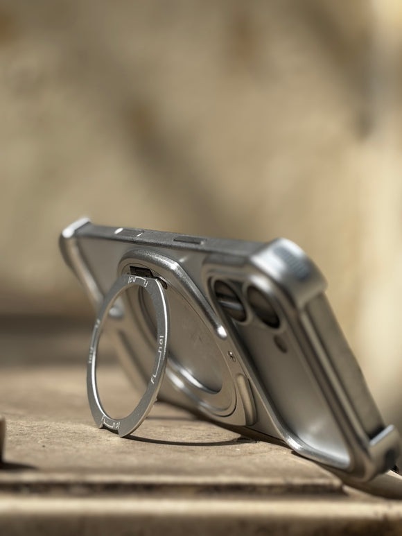 METAL CASE WITH STAND