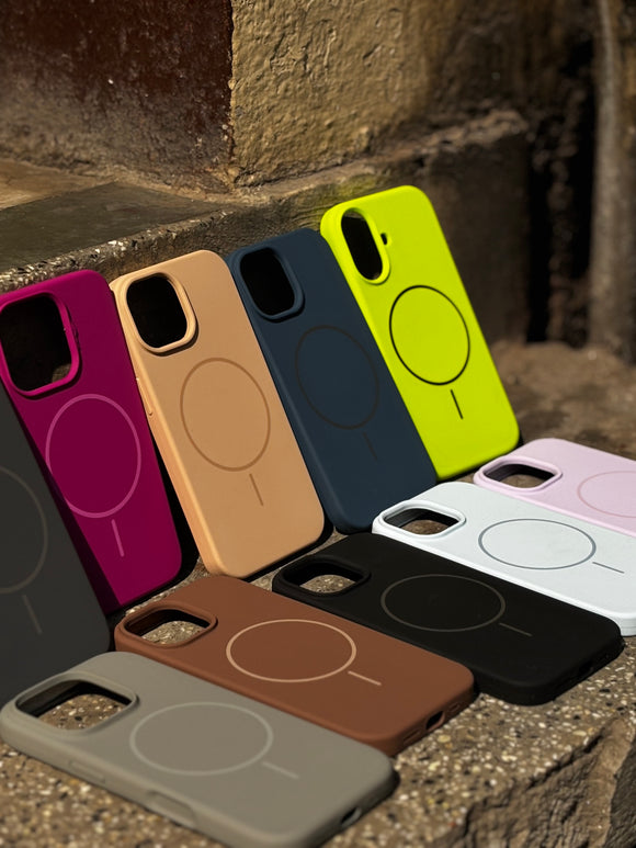SILICONE MAGSAFE CASE
