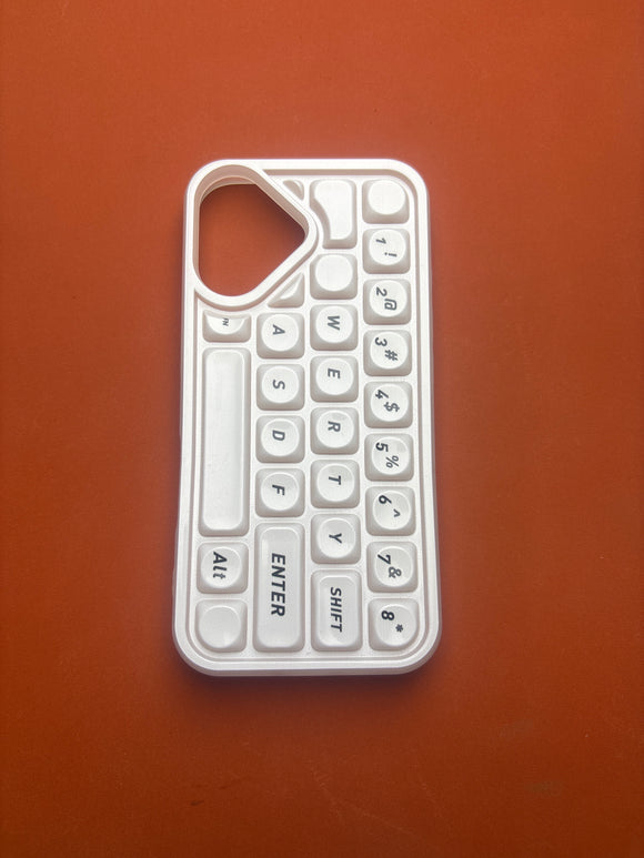 WHITE KEYBOARD CASE 16