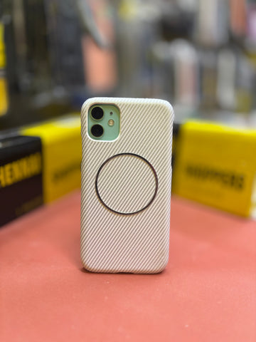 CARBON FIBER MAGSAFE WHITE