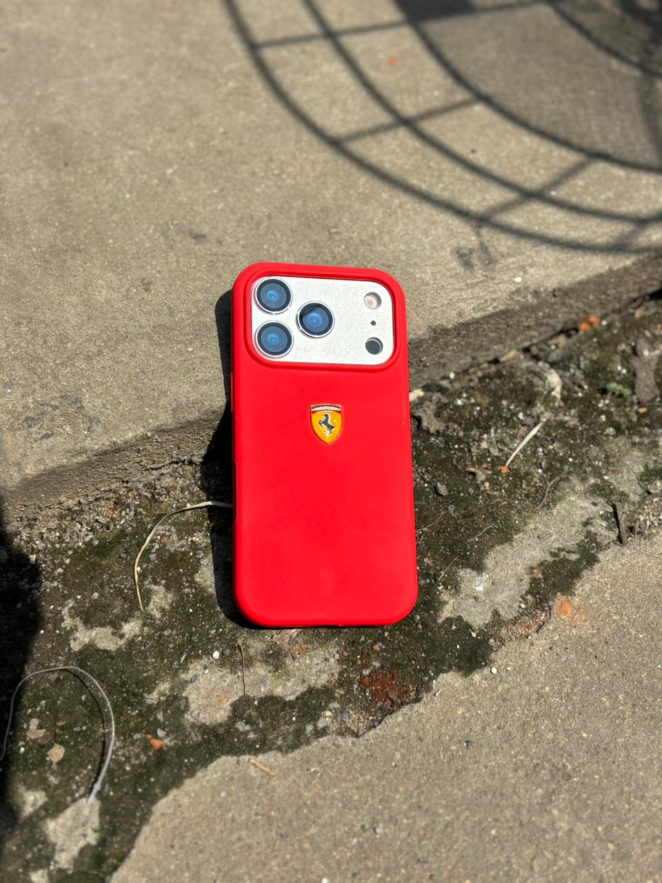 Basic Red Ferrari iphone 14 PRO MAX