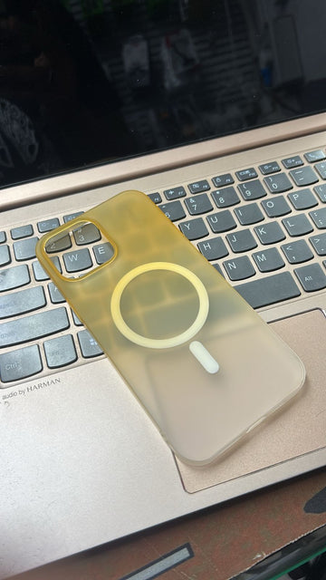 ORANGE TRANSPARANT MAGSAFE CASE IPHONE 14PROMAX