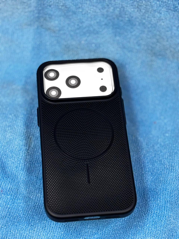 BLACK HEAT REDUCTION CASE IP 17 pro