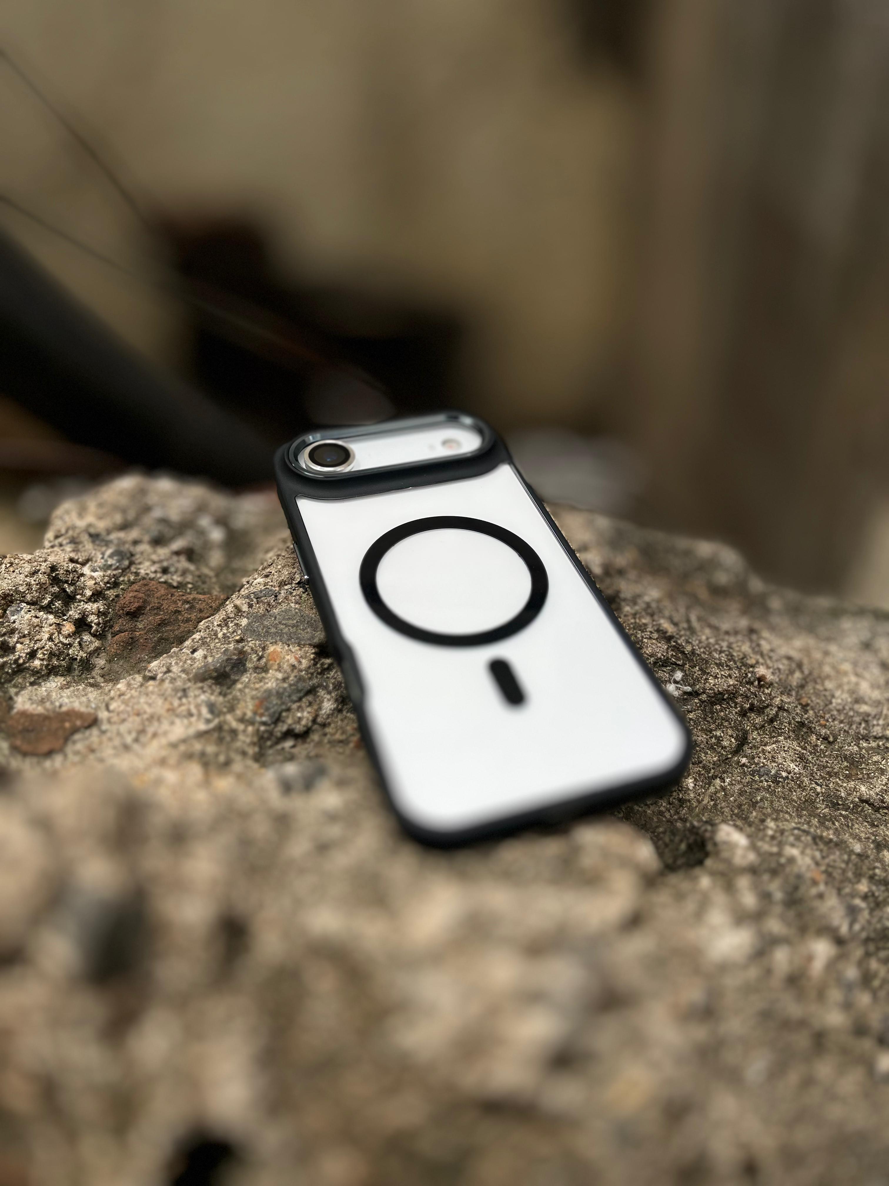 MAGSAFE TRANSPARENT CASE