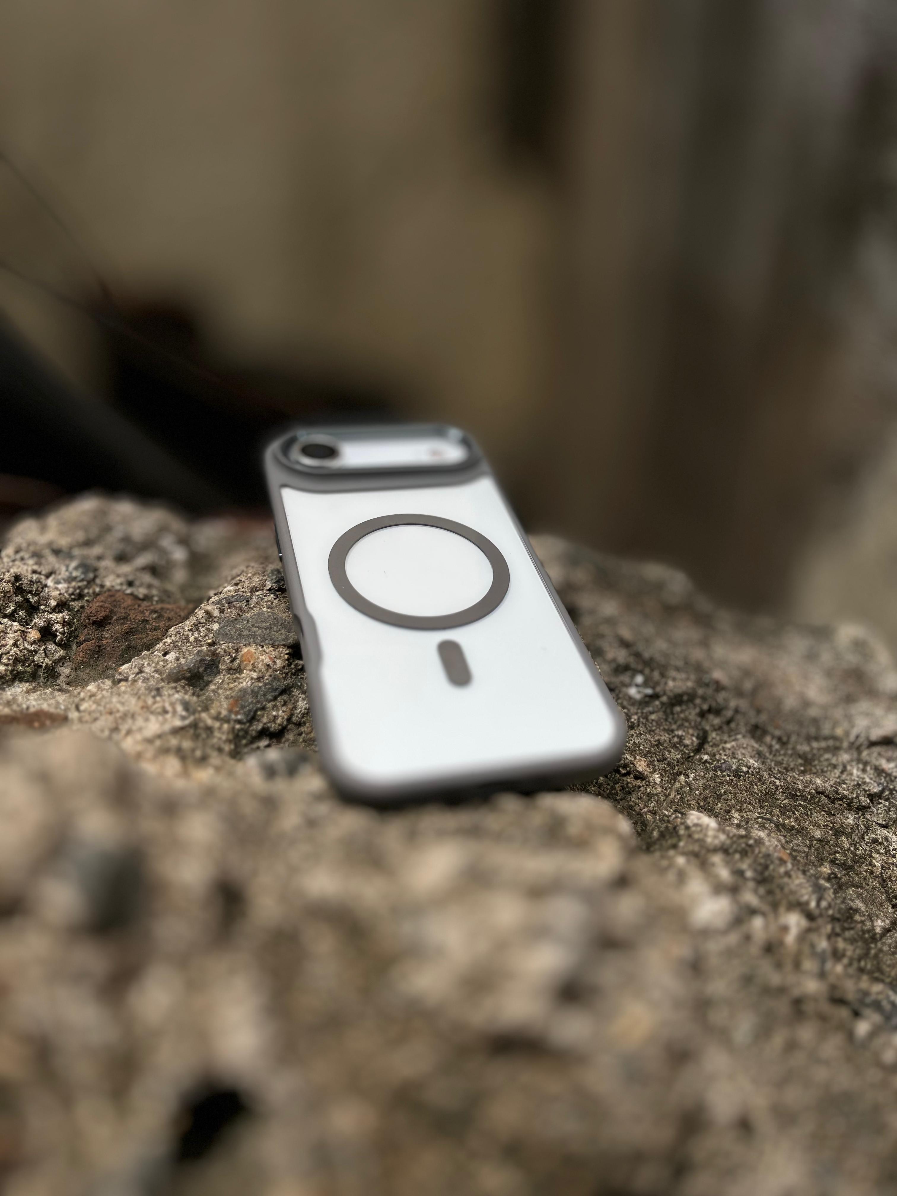 MAGSAFE TRANSPARENT CASE