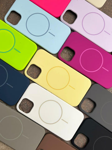 SILICON CASE WITH MAGSAFE IP 15 PRO