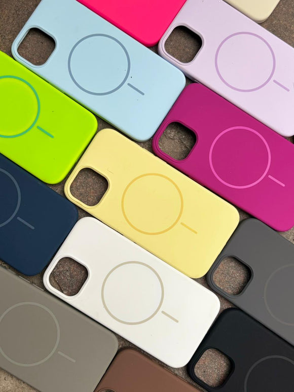 SILICON CASE WITH MAGSAFE IP 15 PRO