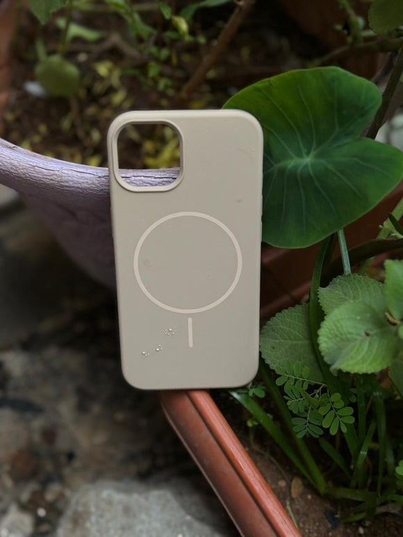 SILICON CASE WITH MAGSAFE IP 15 PRO